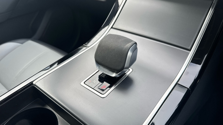 Land Rover Range Rover Velar 2.0 D200 MHEV Dynamic SE 5dr Auto Diesel Estate